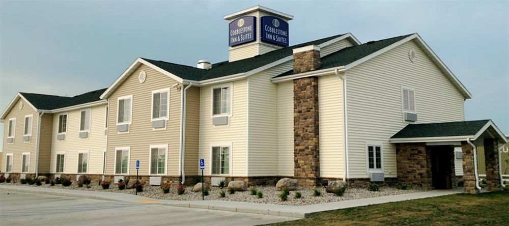 Cobblestone Inn & Suites - Durand Exterior photo