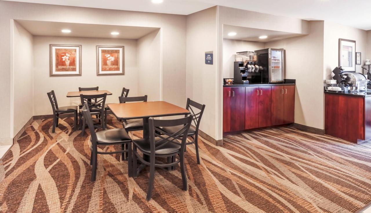 Cobblestone Inn & Suites - Durand Exterior photo