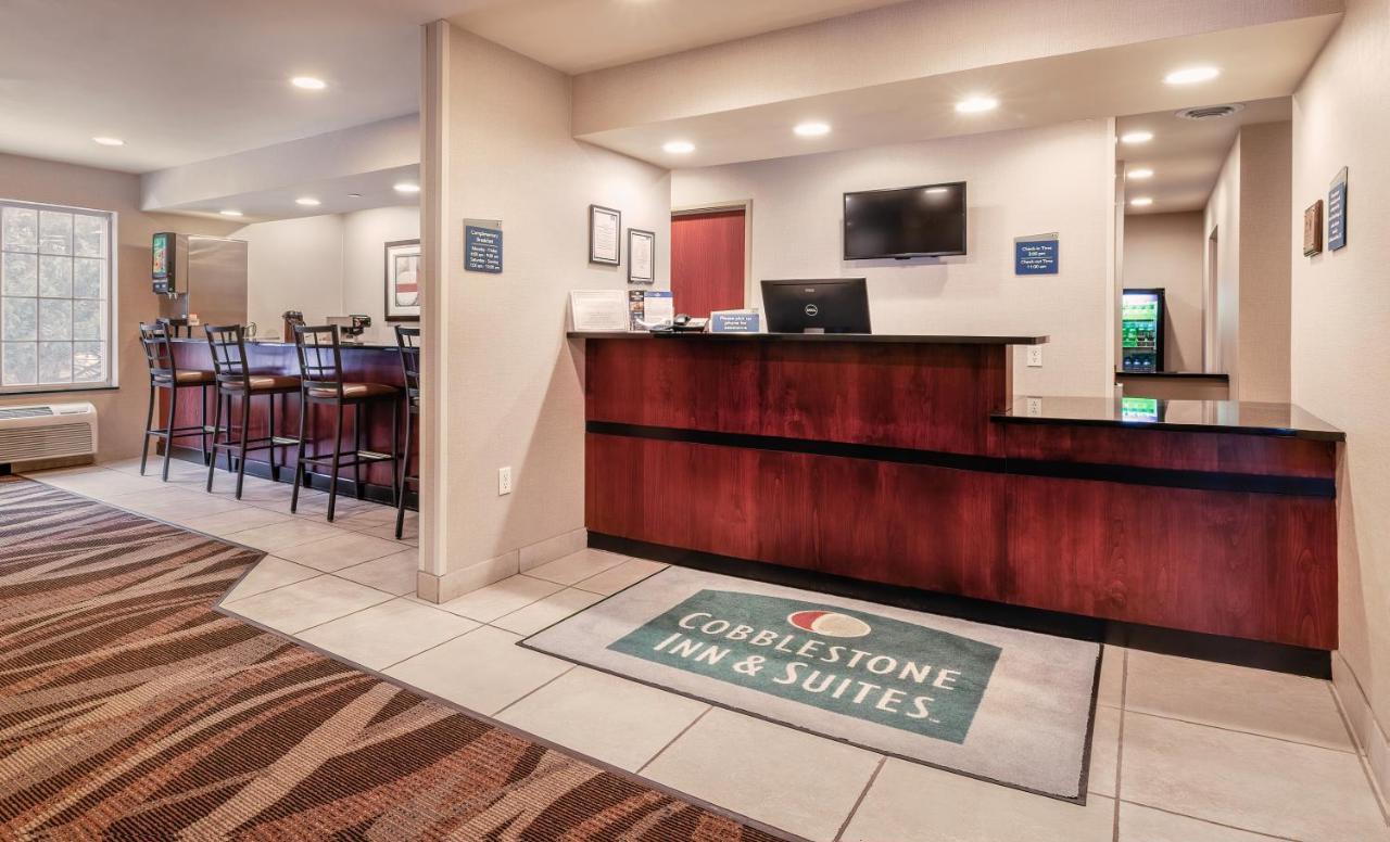 Cobblestone Inn & Suites - Durand Exterior photo