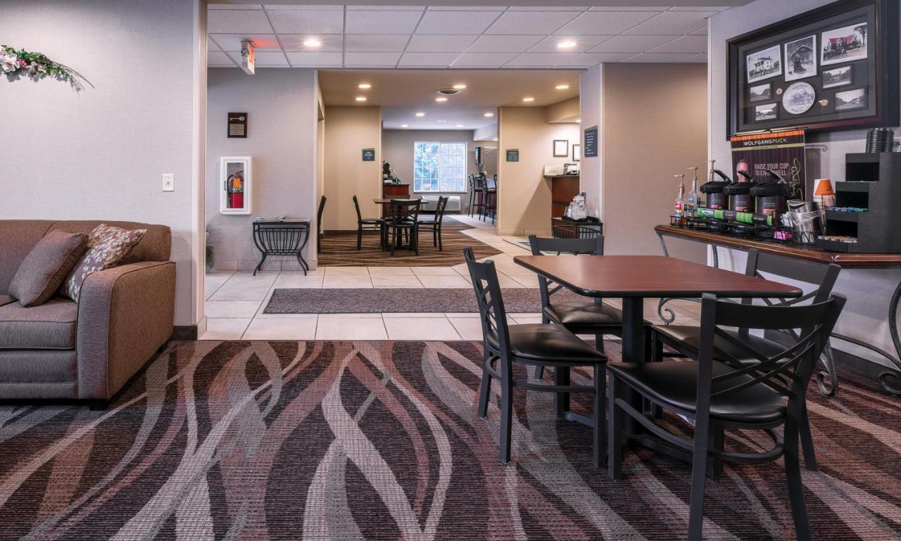 Cobblestone Inn & Suites - Durand Exterior photo