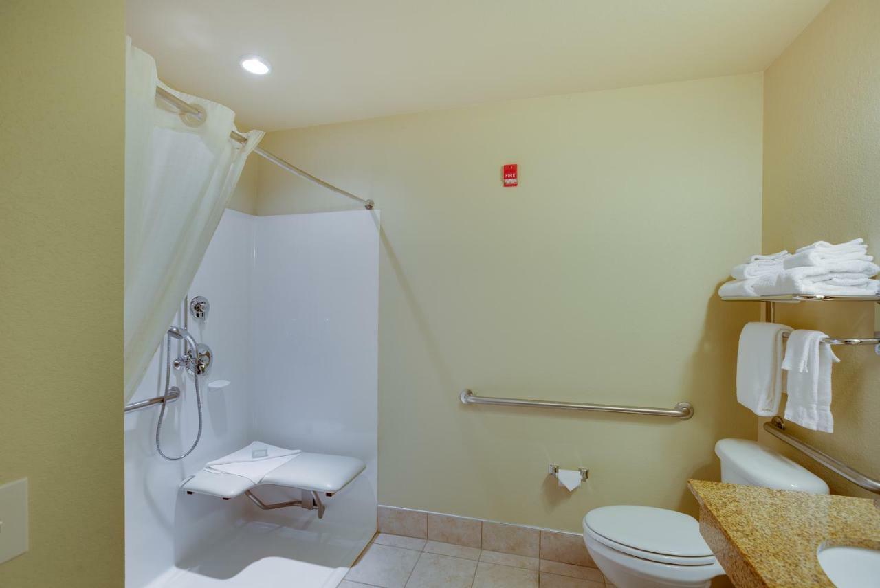 Cobblestone Inn & Suites - Durand Room photo